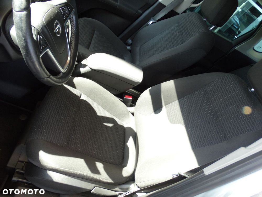 Opel Meriva - 12