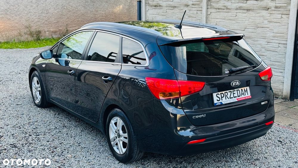 Kia Ceed 1.6 CRDi 128 Dream Team Edition - 19