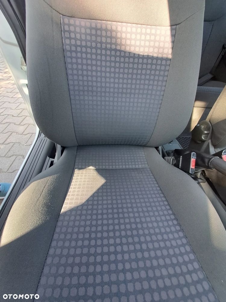Opel Corsa - 25