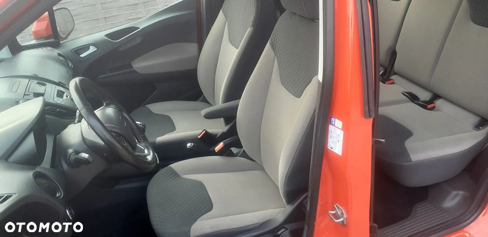 Ford Tourneo Courier - 14