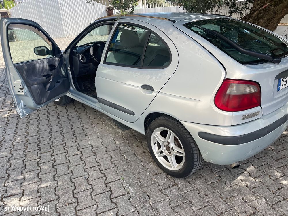 Renault Mégane 1.9 dTi Air - 5