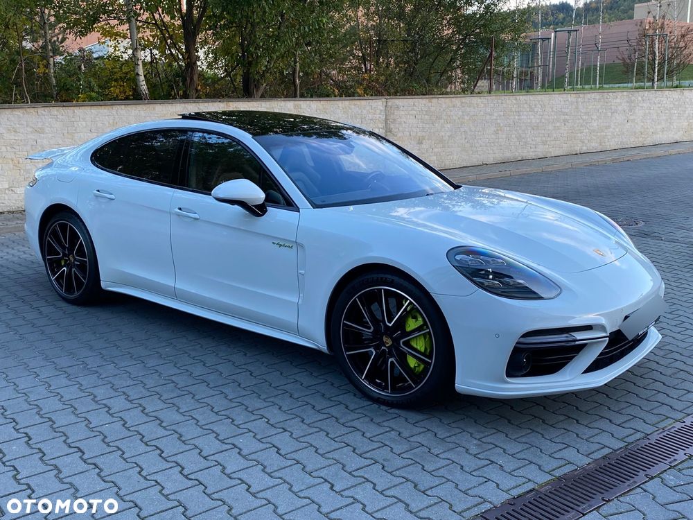 Porsche Panamera - 12