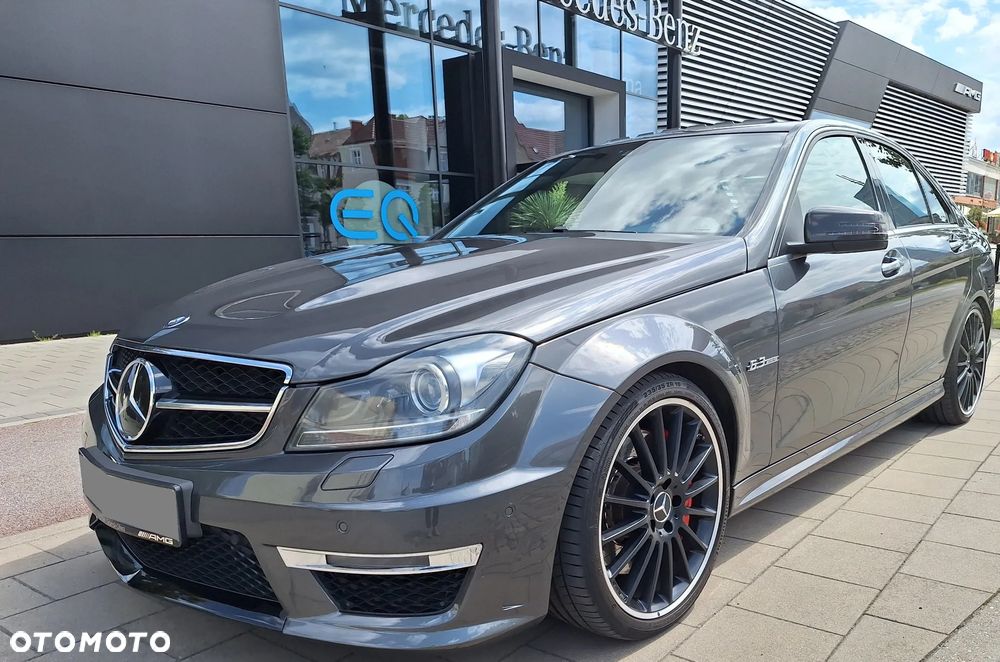 Mercedes-Benz Klasa C 63 AMG AMG SPEEDSHIFT MCT AMG Performance Package - 4