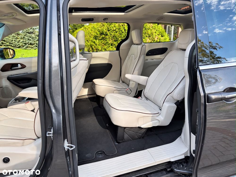 Chrysler Pacifica - 9