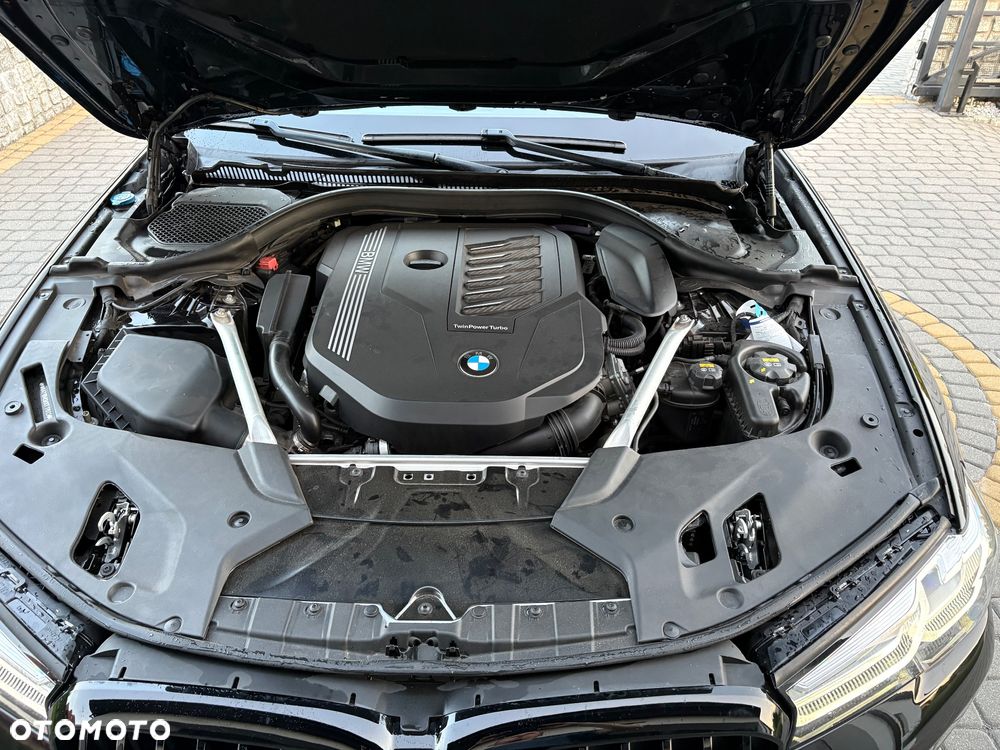 BMW Seria 5 540i xDrive Touring Luxury Line - 35