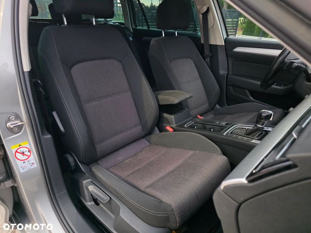 Volkswagen Passat 2.0 TDI SCR DSG Comfortline - 20