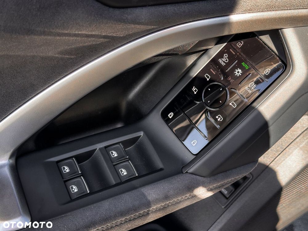 Audi Q5 Sportback - 16