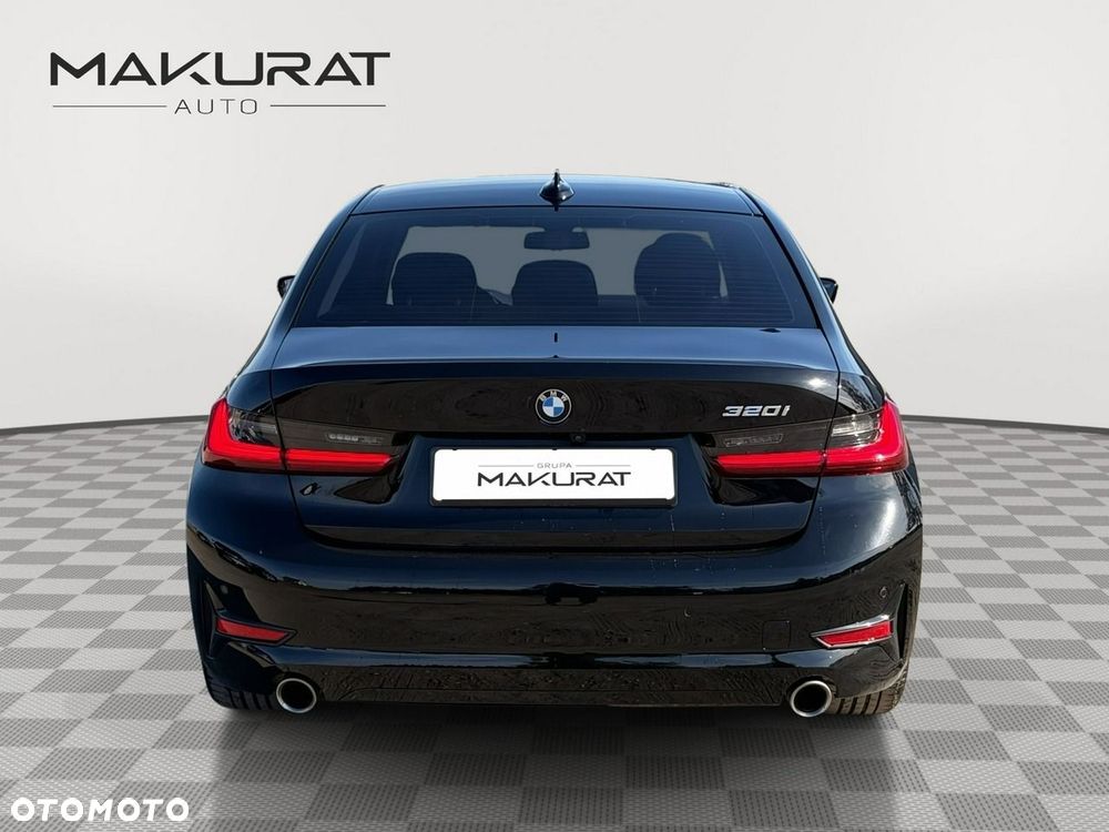 BMW Seria 3 320i Sport Line - 7