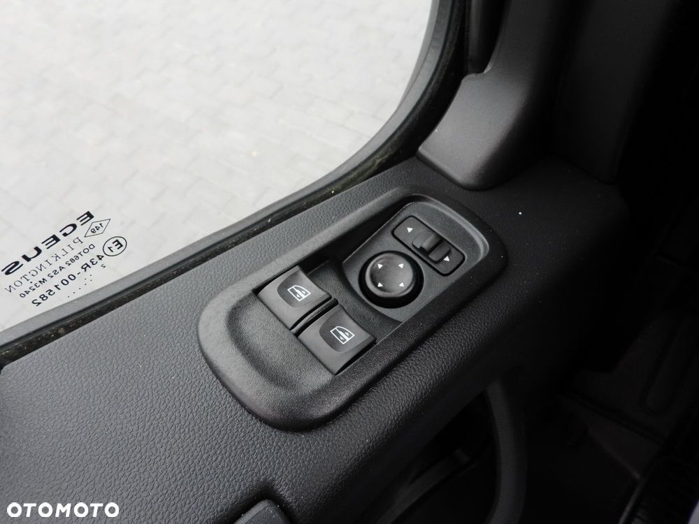 Renault MASTER PLANDEKA WINDA 8 PALET TEMPOMAT LEDY BLIŹNIACZE KOŁA KLIMATYZACJA  145KM - 32
