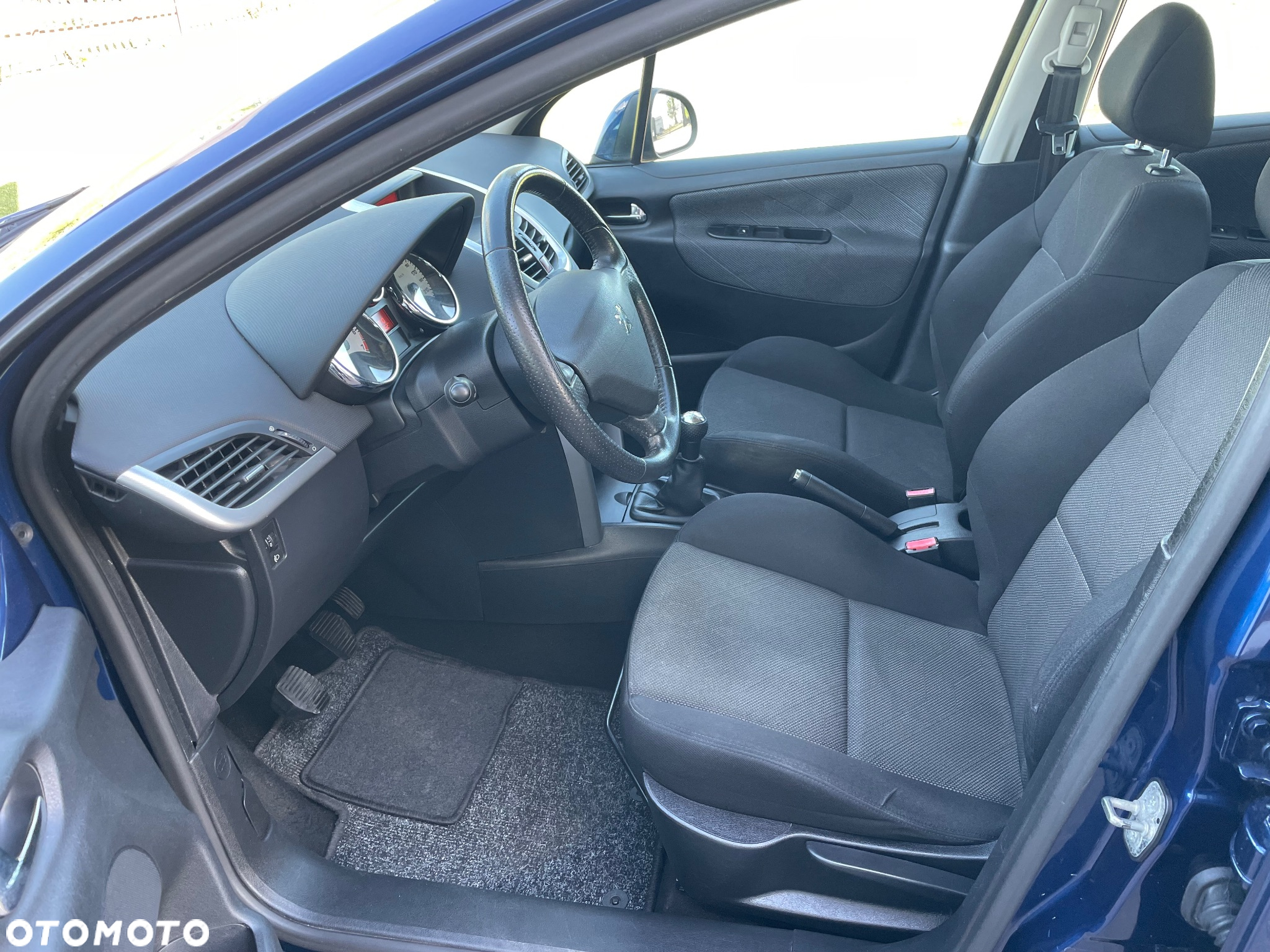 Peugeot 207 - 6