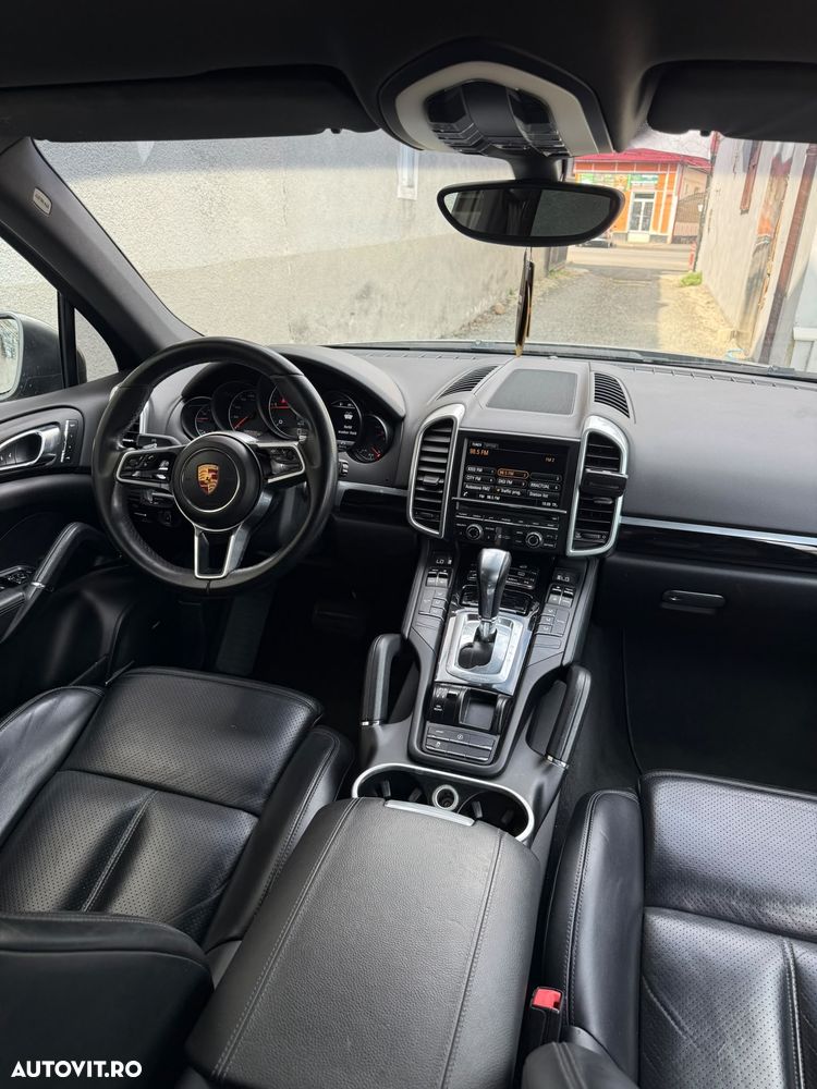 Porsche Cayenne - 11