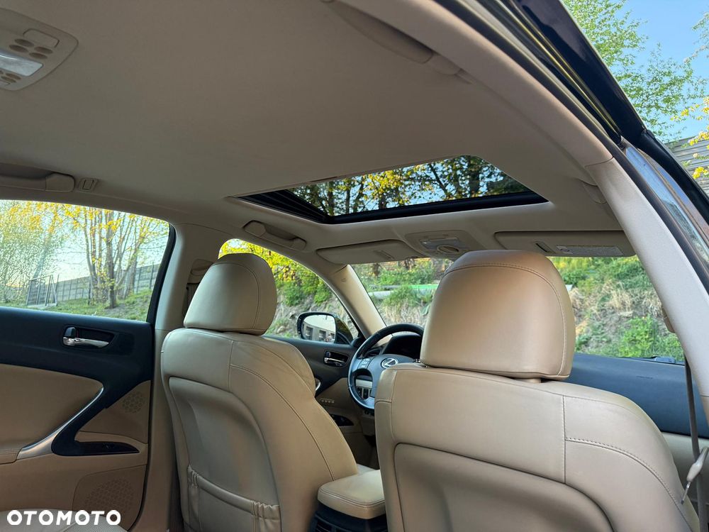 Lexus IS 220 D Prestige - 21