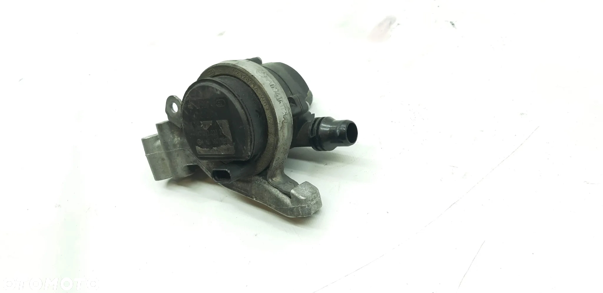 Pompa wody A0005000900 Mercedes W213 2017r 2.0d kombi - 3