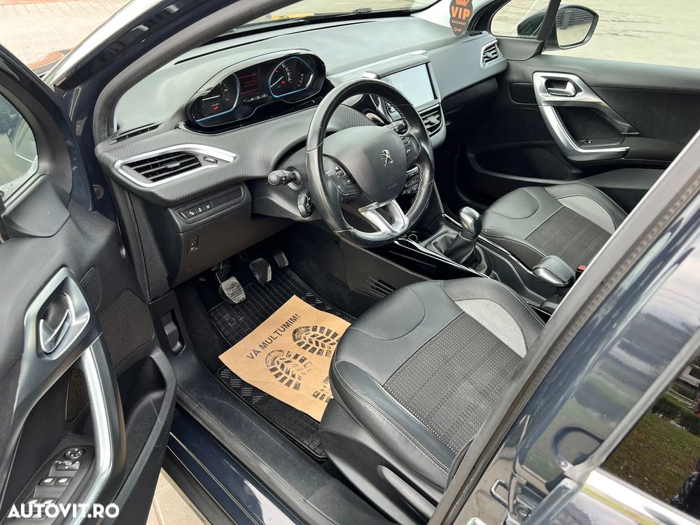 Peugeot 2008 1.2 PureTech Turbo S&S Allure - 18