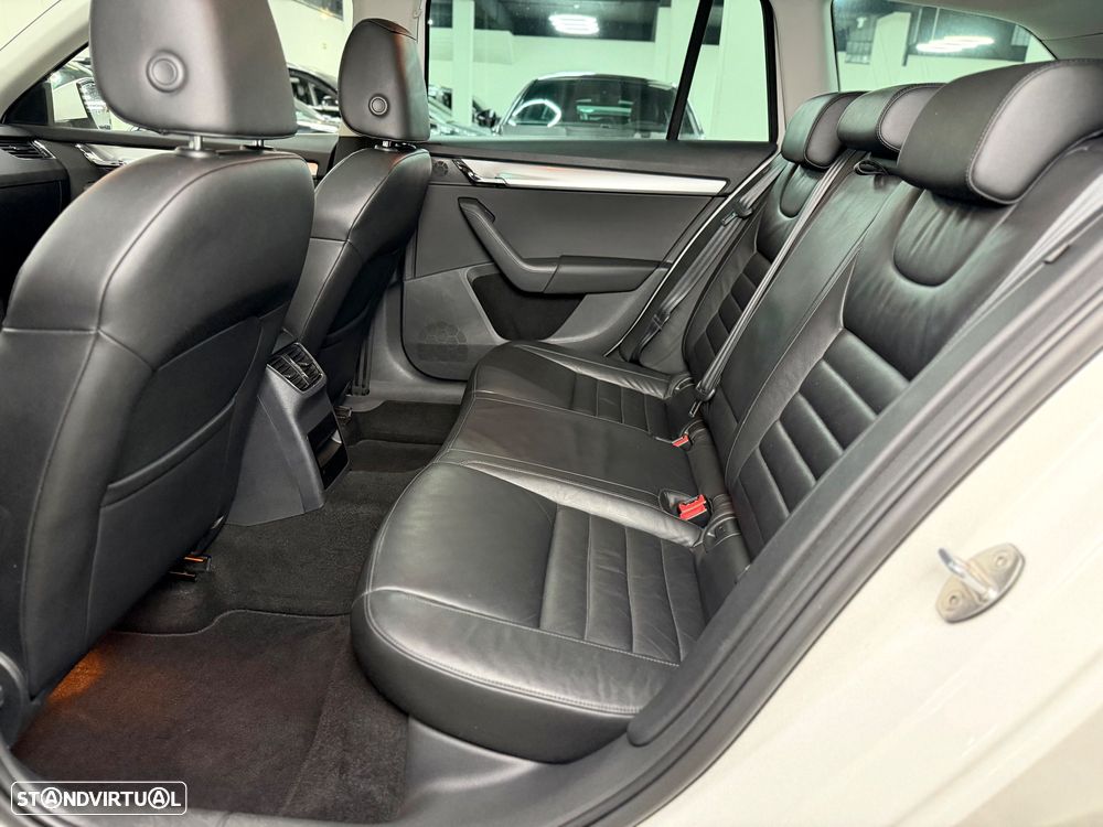 Skoda Octavia Break 1.6 TDi Sportline Pack DSG - 17