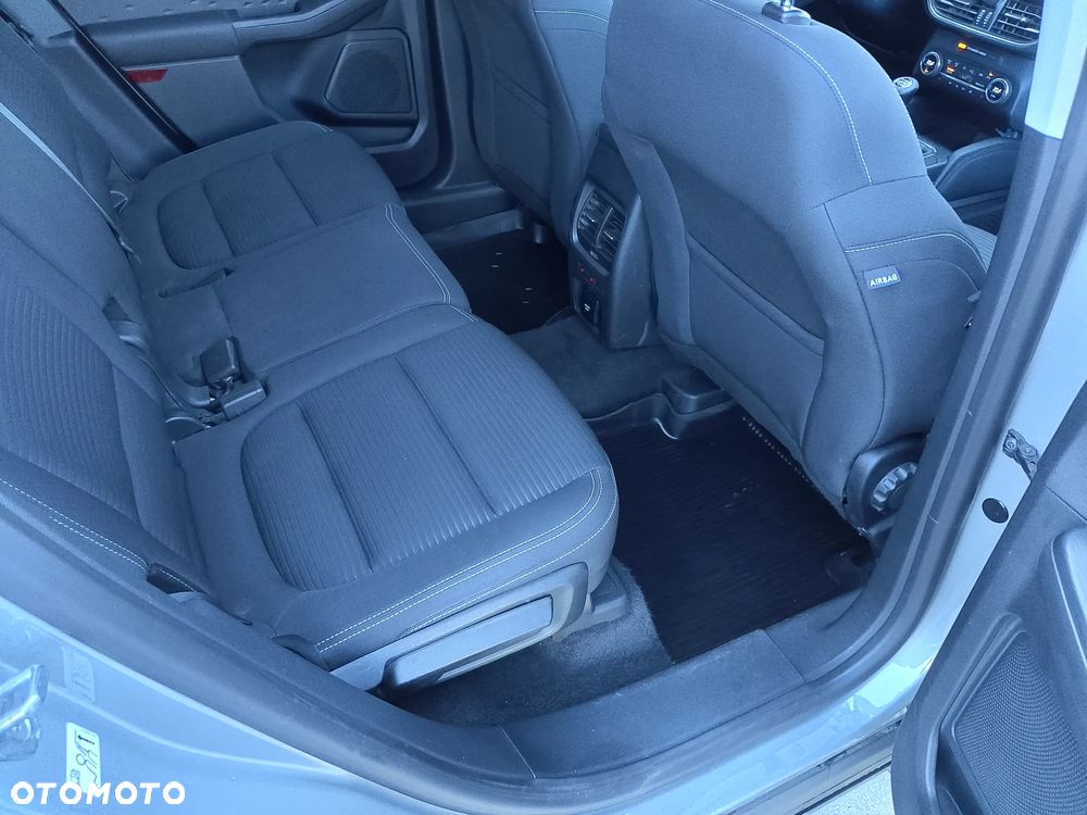Ford Kuga 2.0 TDCi FWD Titanium - 12
