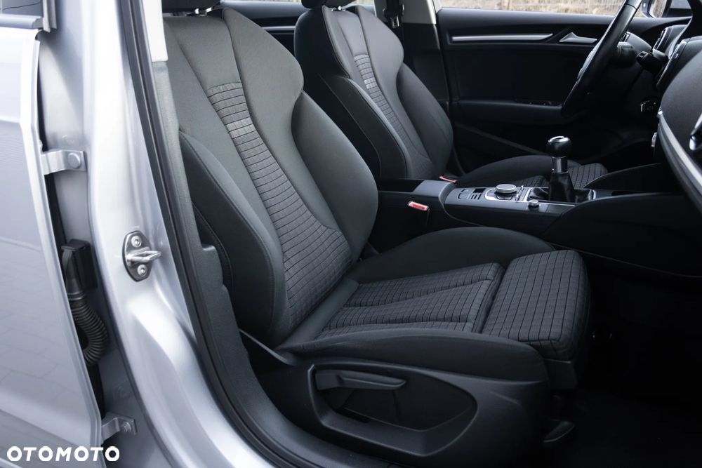 Audi A3 Sportback 1.4 TFSI Ambition - 32