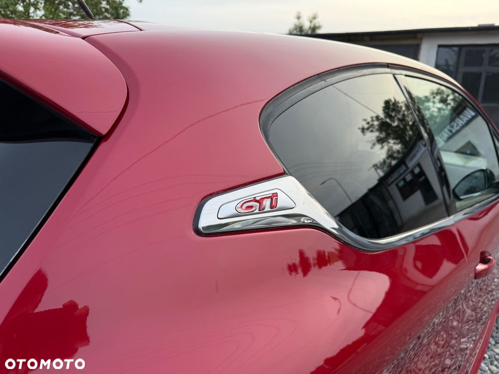 Peugeot 208 GTI 200 THP - 9