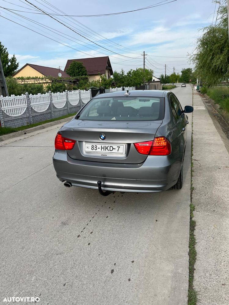 BMW Seria 3 318d - 22