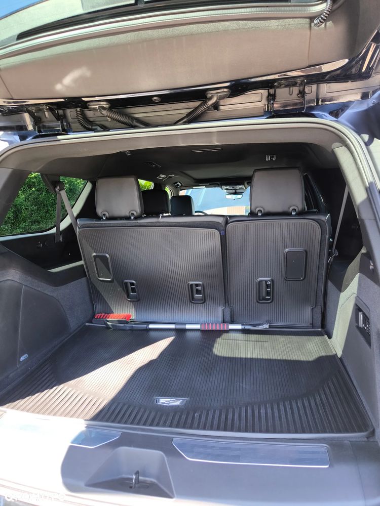 Cadillac Escalade - 23