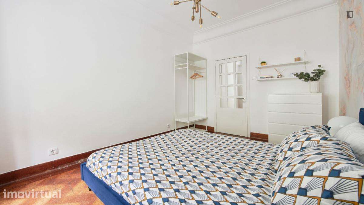 Quarto - localizado em São Sebastião Lisbon - Grande imagem: 5/22