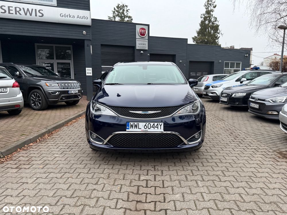 Chrysler Pacifica - 8