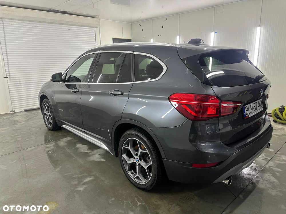 BMW X1 xDrive28i xLine - 3