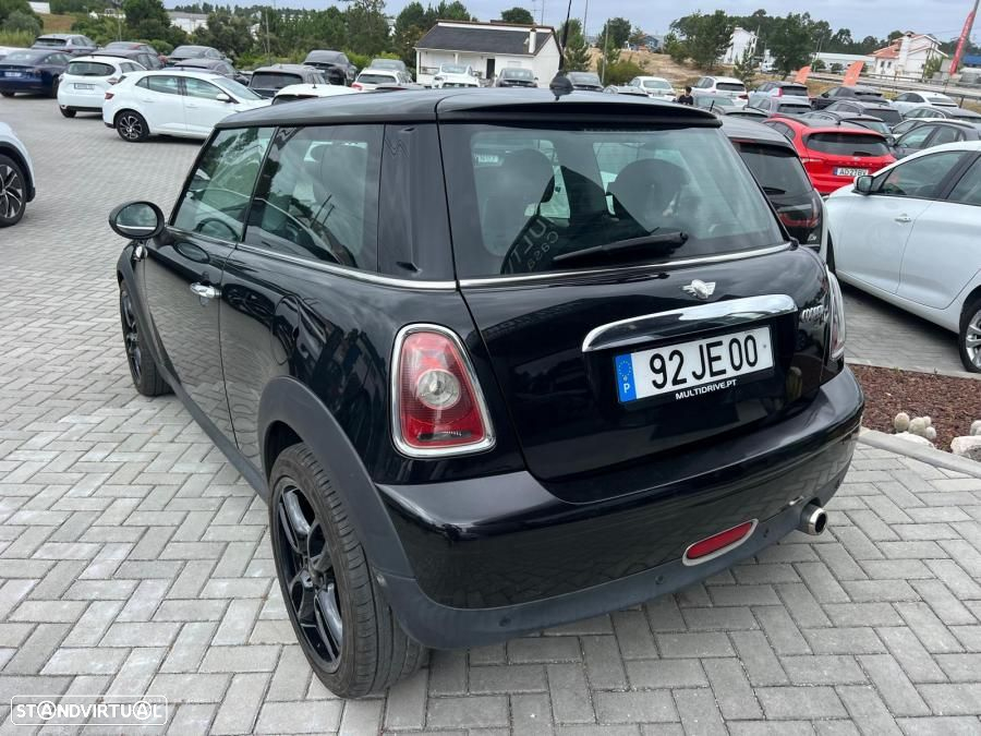 MINI 3 Portas Cooper D - 3