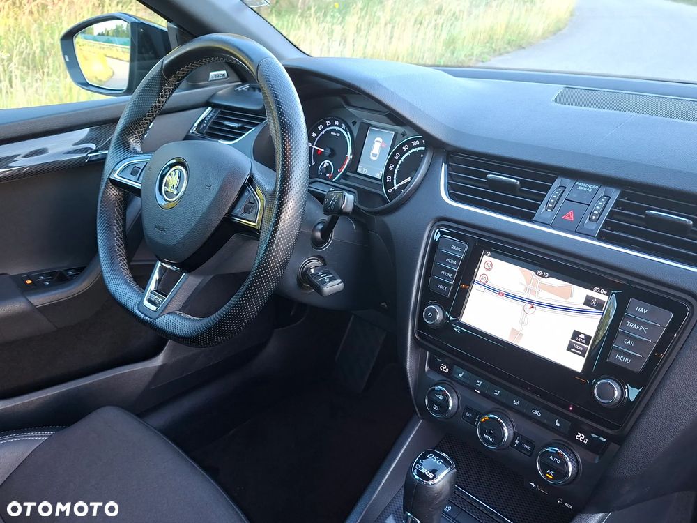 Skoda Octavia 2.0 TDI DSG RS - 20