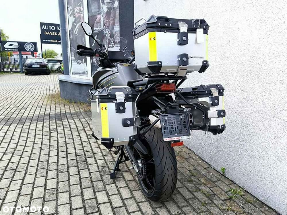 QJMOTOR SRT900S - 7