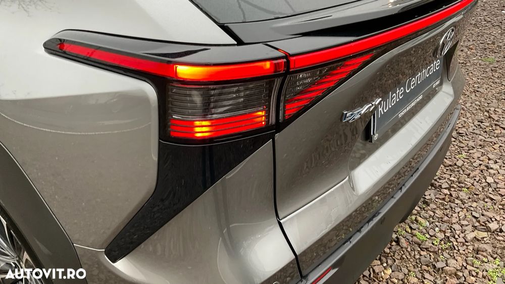 Toyota BZ4X 150 KW FWD (4x2) Luxury Style - 9