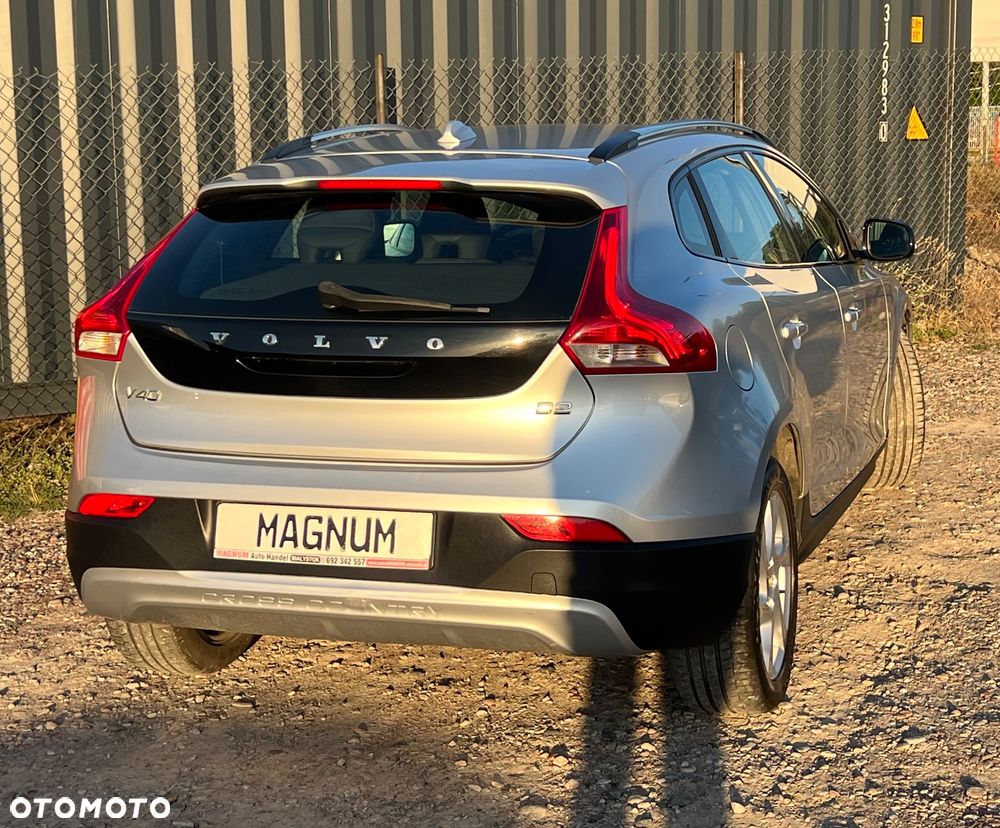 Volvo V40 Cross Country D2 Momentum - 38