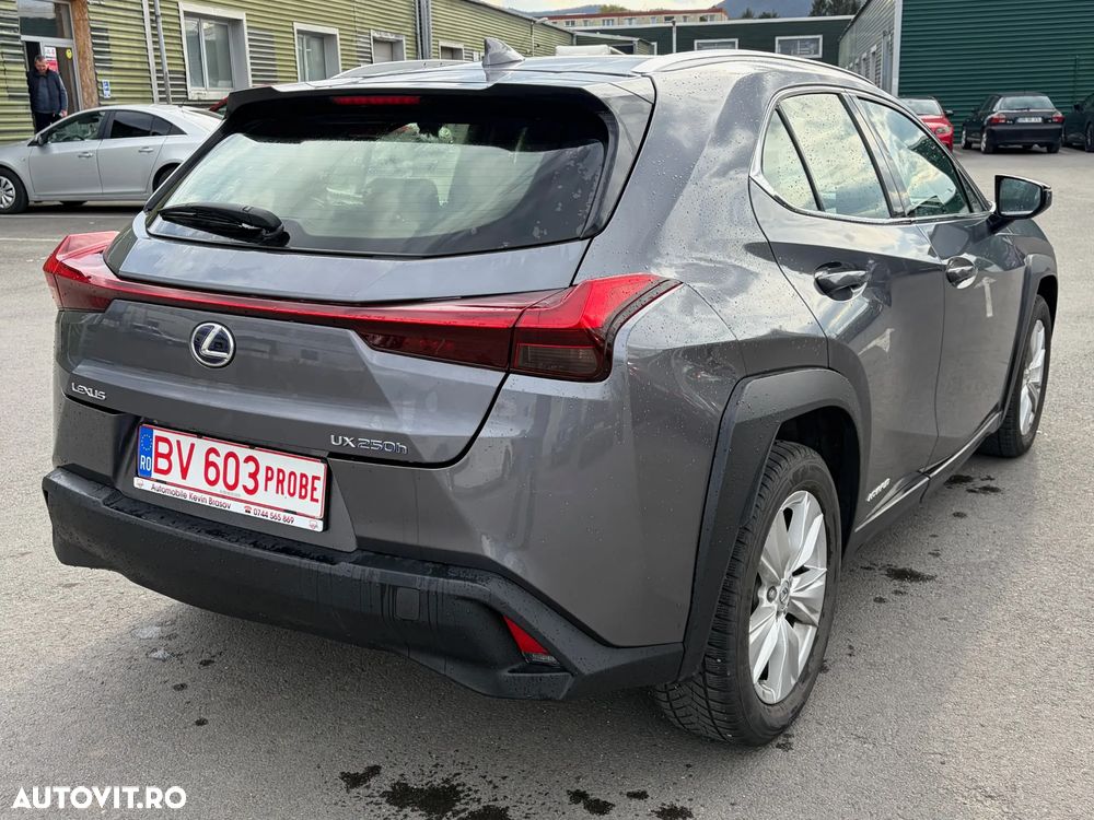 Lexus UX 250h Business Edition - 3