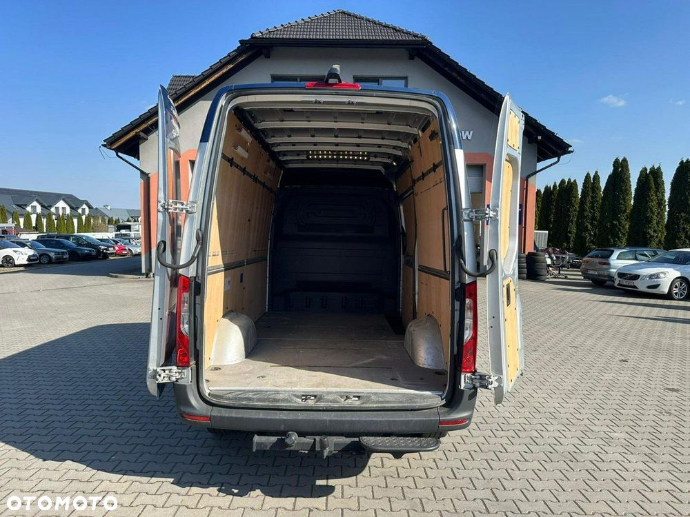 Mercedes-Benz Sprinter - 10