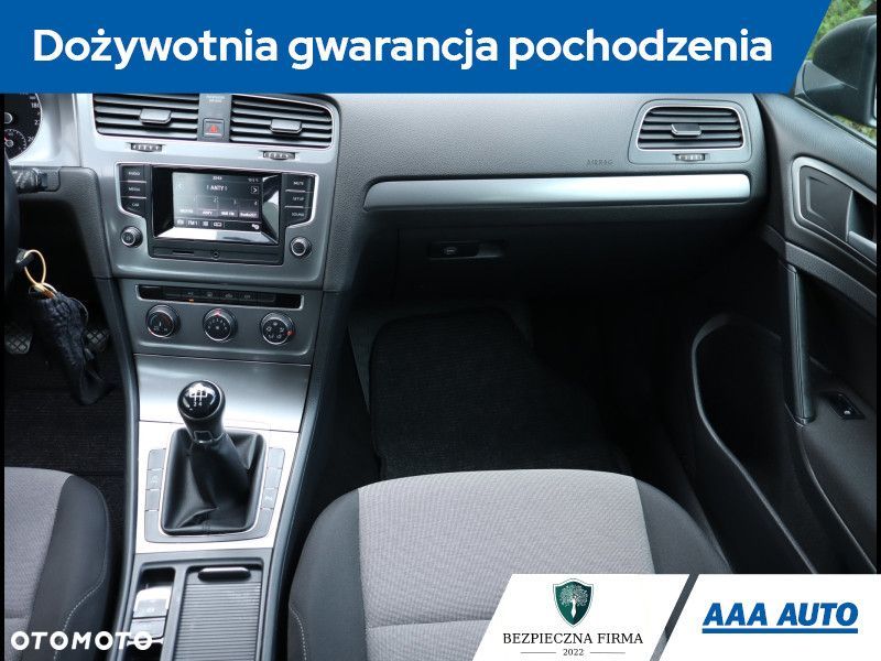 Volkswagen Golf - 9