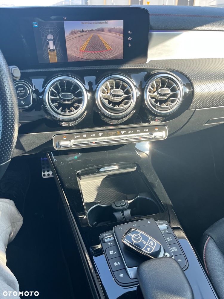 Mercedes-Benz CLA 200 AMG Line 7G-DCT - 23