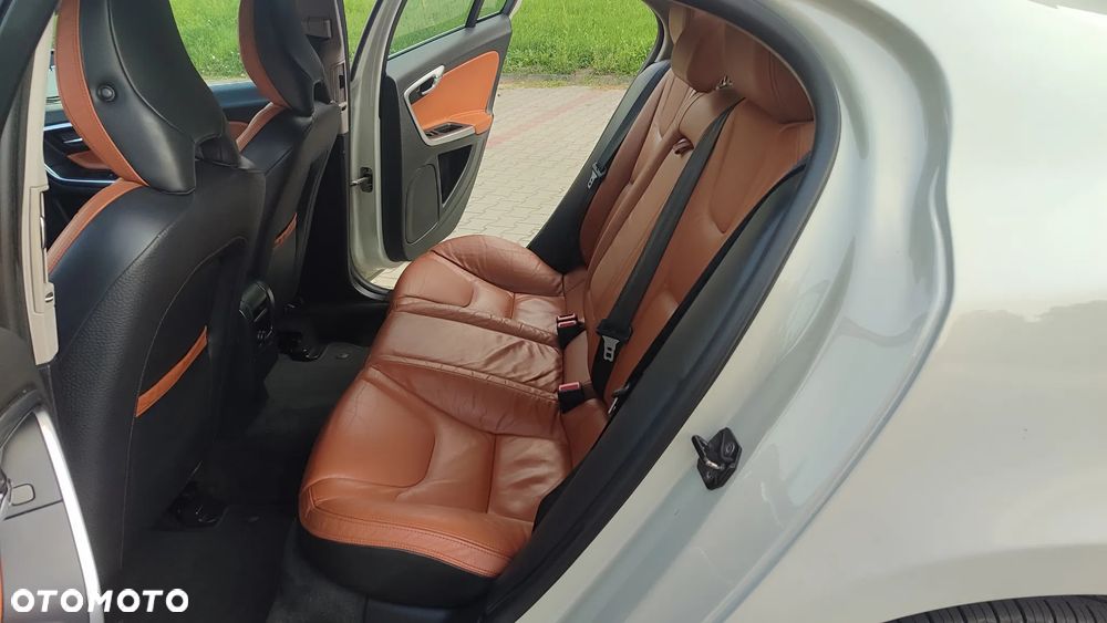 Volvo S60 D3 Geartronic Summum - 29