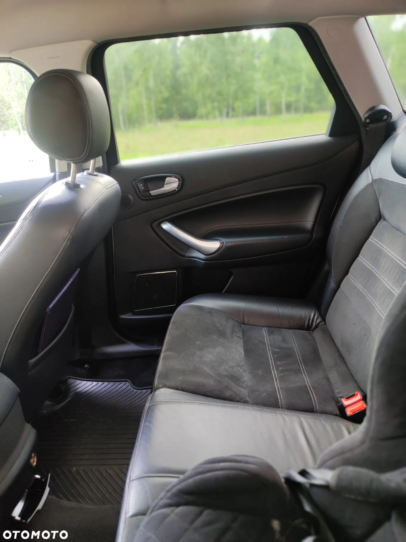 Ford Mondeo 2.5 Ghia - 11