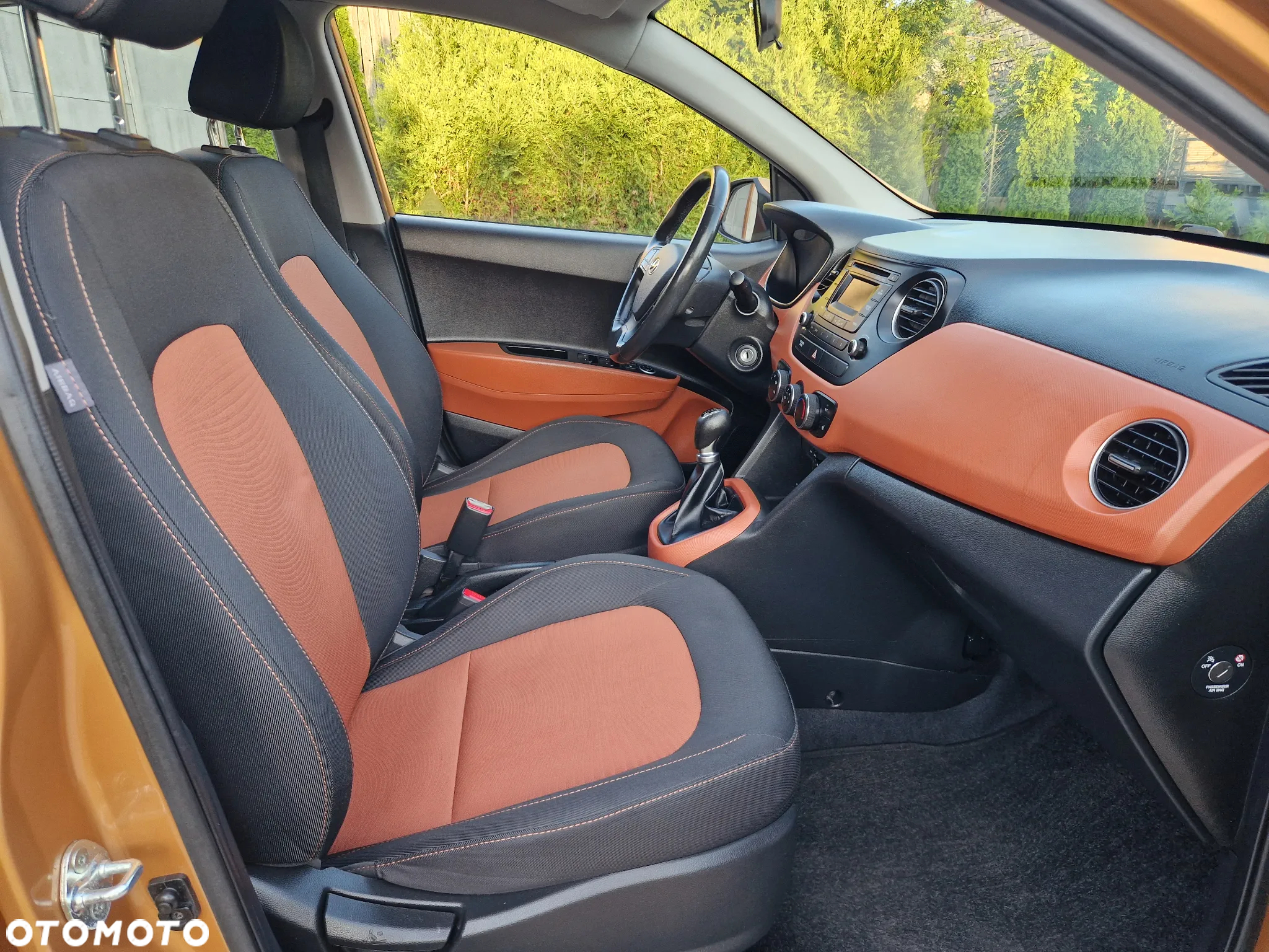 Hyundai i10 1.0 Fifa World Cup Edition - 20