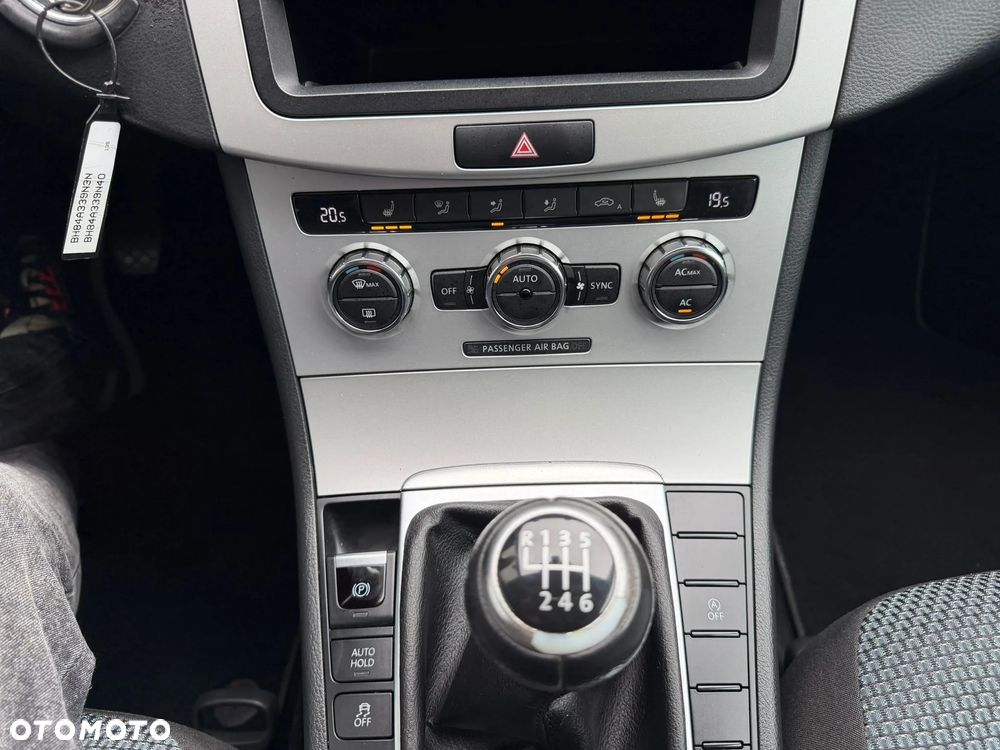 Volkswagen Passat - 8