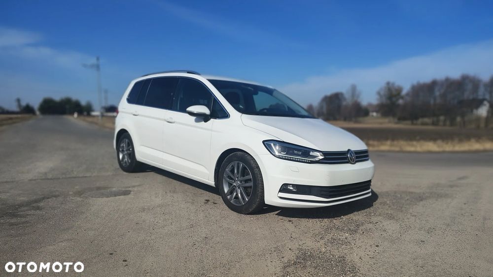 Volkswagen Touran - 1