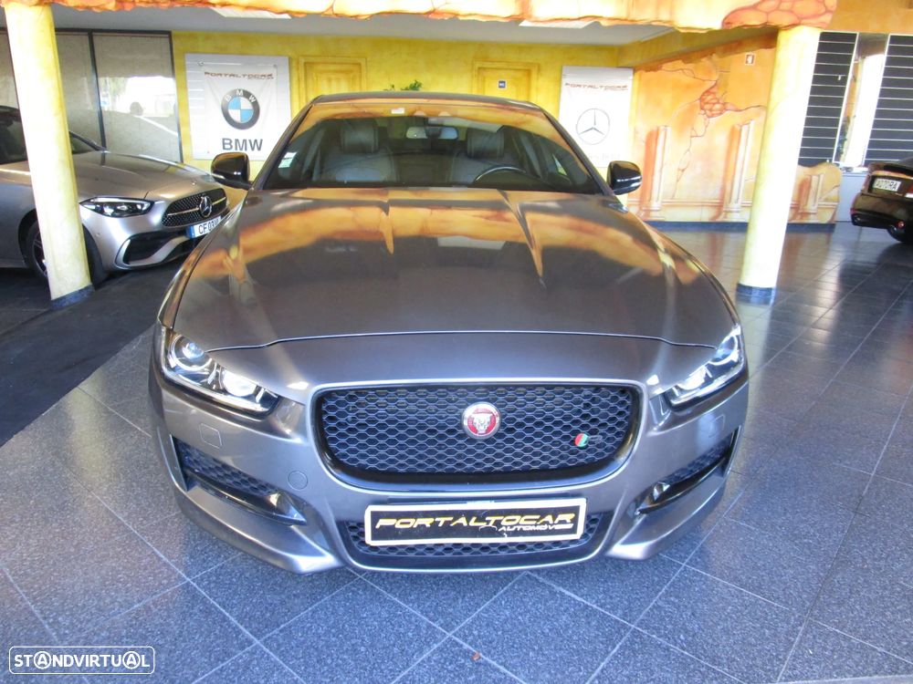 Jaguar XE 2.0 D R-Sport - 31