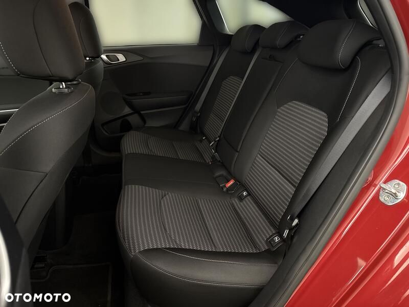 Kia Ceed 1.5 T-GDI M - 19