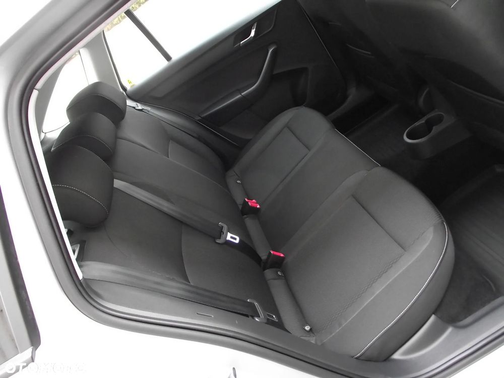 Skoda RAPID Spb 1.6 TDI DPF Ambition - 19