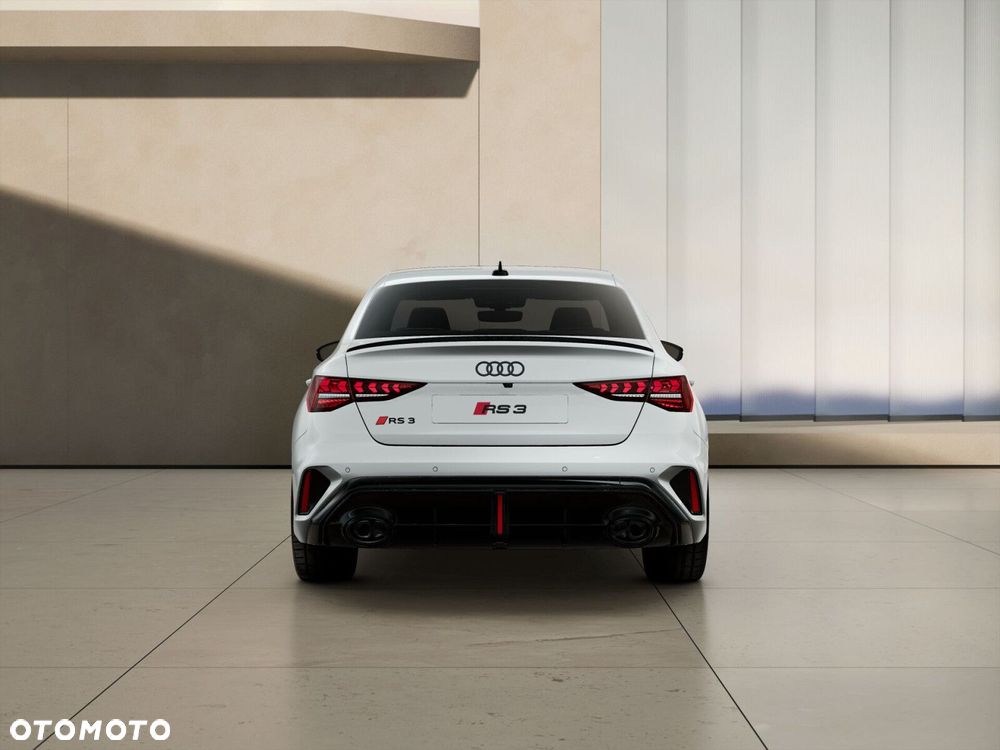 Audi RS3 Limousine - 4
