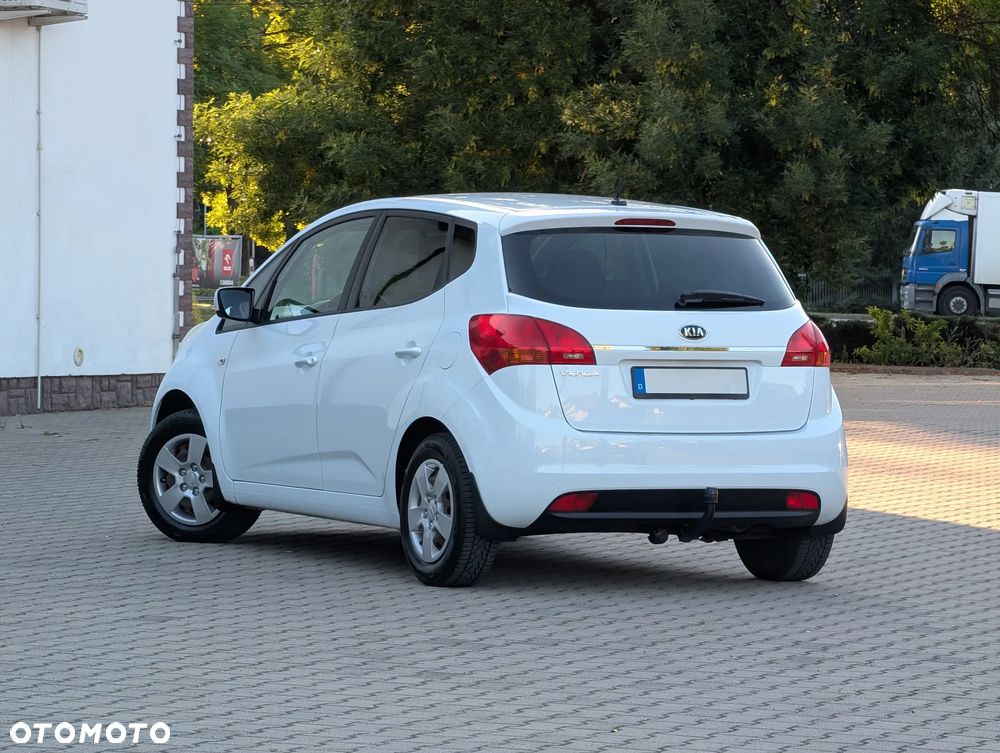 Kia Venga - 12