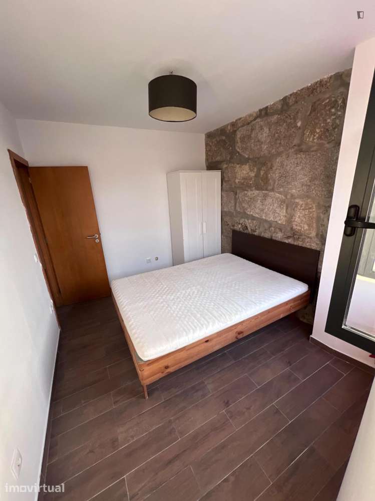 Quarto - localizado em São Mamede de Infesta Porto - Grande imagem: 5/7