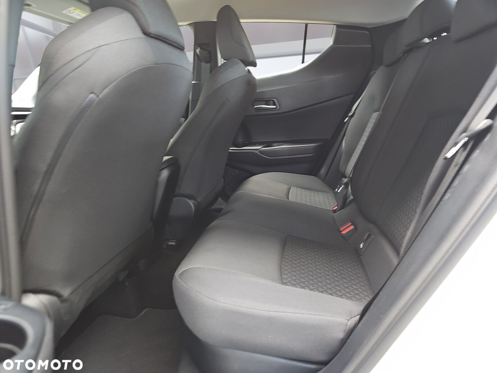 Toyota C-HR 1.8 Hybrid GPF Comfort - 11