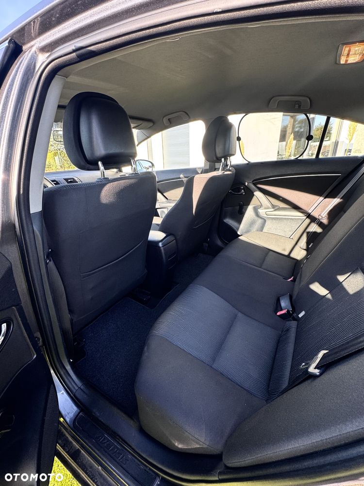 Toyota Avensis - 19