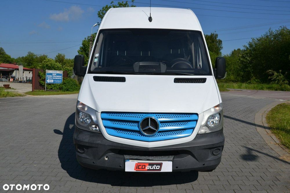 Mercedes-Benz Sprinter - 2